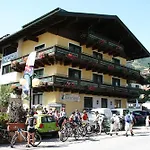 Bed & Breakfast Heli's
